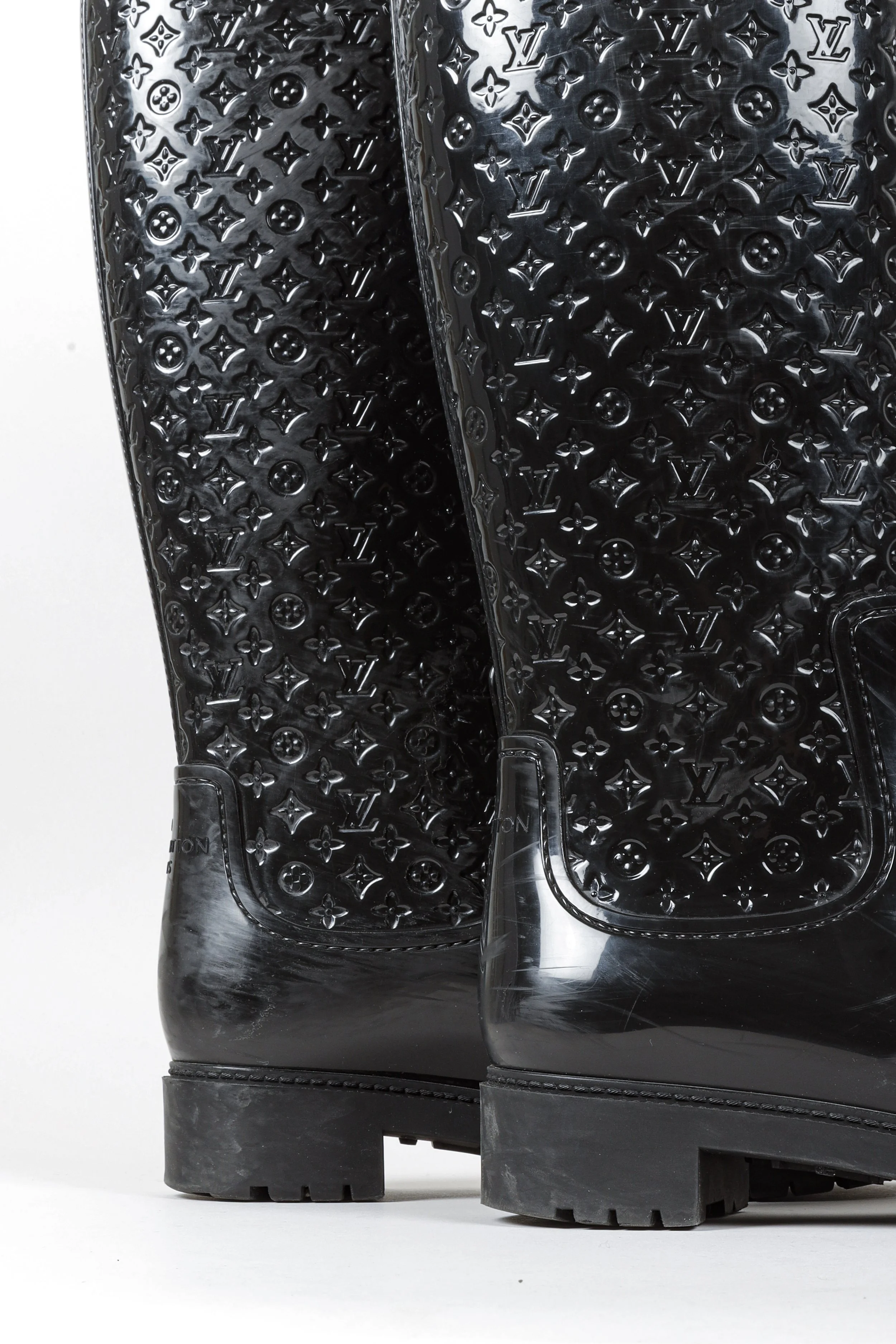 Louis vuitton 2025 high boots